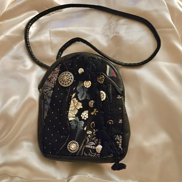 Chic Black Embellished Crossbody Bag - Picture 3 of 9